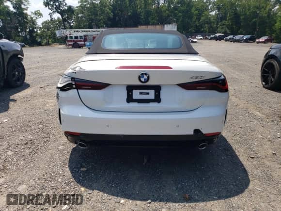 2025 BMW 4 Series 430i z VIN WBA33DB00SCS80445, wystawiony jako Copart lot #66995895 z przebiegiem 19 798 mil mil oraz Nie do naprawy • Non repairable. Historia ofert i sprzedaży dostępna na DreamBid. Obrazek 6.