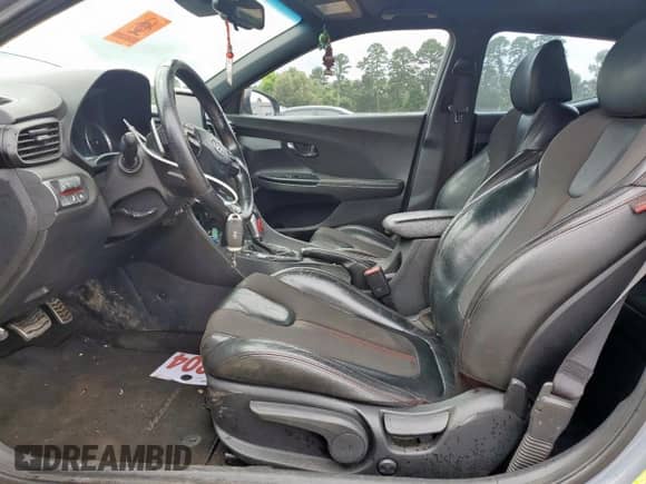 2019 Hyundai Veloster Turbo z VIN KMHTH6AB8KU006869, wystawiony jako Copart lot #59082015 z przebiegiem 156 006 mil mil oraz Szkoda całkowita • Salvage title. Historia ofert i sprzedaży dostępna na DreamBid. Obrazek 7.