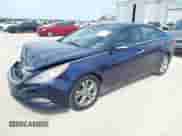 2013 Hyundai Sonata SE с VIN 5NPEC4AC5DH664249, выставлен на аукционе IAAI как лот 42293379 с пробегом 149 222 миль миль и . История ставок и продаж доступна на DreamBid. Изображение 2.