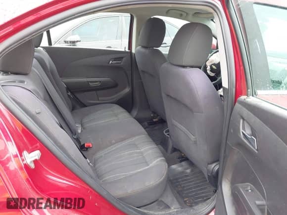 2014 Chevrolet Sonic LT с VIN 1G1JC5SH3E4106317, выставлен на аукционе IAAI как лот 42413164 с пробегом 63 900 миль миль и . История ставок и продаж доступна на DreamBid. Изображение 8.