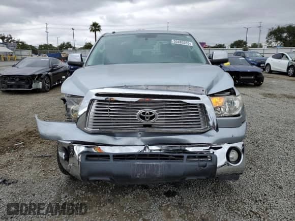 2013 Toyota Tundra Limited с VIN 5TFHW5F11DX313845, выставлен на аукционе Copart как лот 55480355 с пробегом 352 781 миль миль и Списание • Salvage title. История ставок и продаж доступна на DreamBid. Изображение 5.