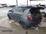 2013 Chevrolet Sonic RS z VIN 1G1JH6SB1D4172981, wystawiony jako IAAI lot #41474321 z przebiegiem 190 309 mil mil oraz . Historia ofert i sprzedaży dostępna na DreamBid. Obrazek 3.