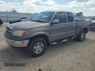 2002 Toyota Tundra Limited z VIN 5TBBT481X2S268969, wystawiony jako Copart lot #55919005 z przebiegiem 210 786 mil mil oraz Czysty tytuł • Clean title. Historia ofert i sprzedaży dostępna na DreamBid. Obrazek 1.