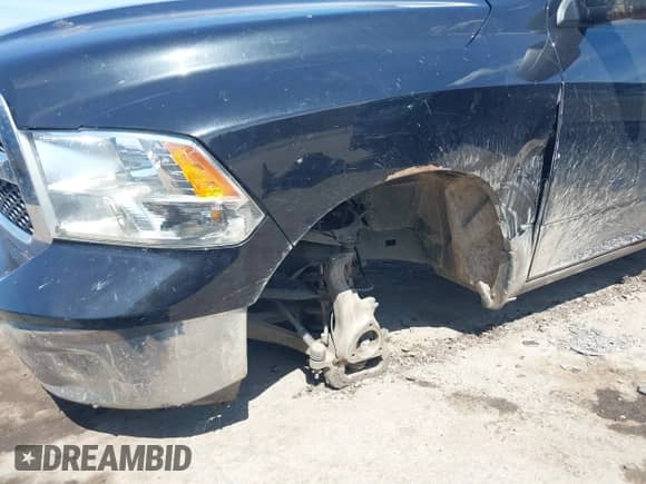 2019 Ram 1500 Tradesman с VIN 1C6RR6FT3KS563110, выставлен на аукционе IAAI как лот 41895738 с пробегом 158 013 миль миль и . История ставок и продаж доступна на DreamBid. Изображение 6.