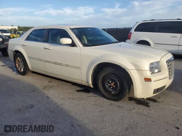 2007 Chrysler 300 Touring с VIN 2C3KA53G77H658274, выставлен на аукционе Copart как лот 82342625 с пробегом 184 730 миль миль и Списание • Salvage title. История ставок и продаж доступна на DreamBid. Изображение 4.