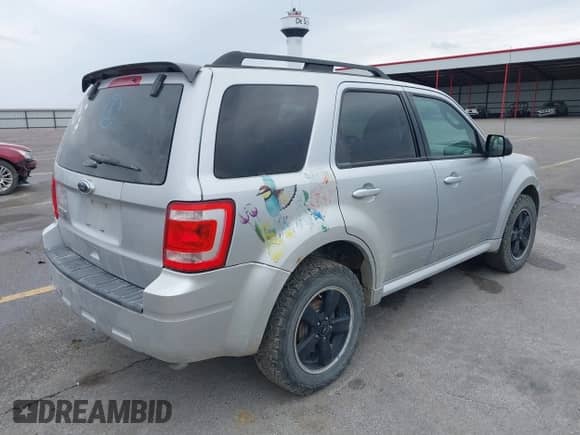 2011 Ford Escape XLT с VIN 1FMCU9D76BKC24437, выставлен на аукционе IAAI как лот 41882416 с пробегом 187 988 миль миль и . История ставок и продаж доступна на DreamBid. Изображение 4.
