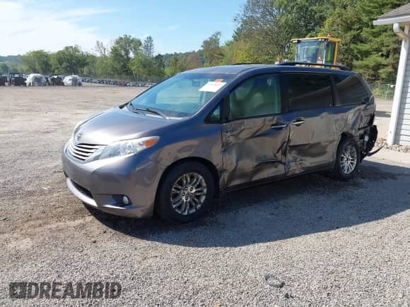 2016 Toyota Sienna XLE with VIN 5TDYK3DC1GS745866, listed as a IAAI auction lot 43318099 with 148,339 mi miles and . Bid and sale history available at DreamBid. Image 22.