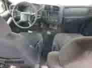 2004 Chevrolet S-10 LS z VIN 1GCDT13X44K126329, wystawiony jako Copart lot #53746255 z przebiegiem 111 387 mil mil oraz Szkoda całkowita • Salvage title. Historia ofert i sprzedaży dostępna na DreamBid. Obrazek 8.