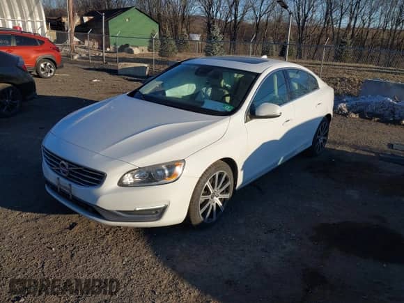 2017 Volvo S60 Inscription с VIN LYV402TK4HB125382, выставлен на аукционе IAAI как лот 41459662 с пробегом 146 554 миль миль и . История ставок и продаж доступна на DreamBid. Изображение 17.