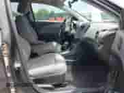 2016 Chevrolet Sonic LS z VIN 1G1JA5SH1G4132679, wystawiony jako IAAI lot #42321088 z przebiegiem 140 837 mil mil oraz . Historia ofert i sprzedaży dostępna na DreamBid. Obrazek 5.