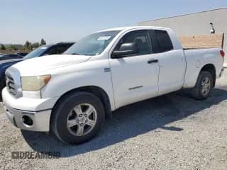 2008 Toyota Tundra с VIN 5TBRT54178S460868, выставлен на аукционе Copart как лот 68312265 с пробегом 398 867 миль миль и Чистый • Clean title. История ставок и продаж доступна на DreamBid. Изображение 1.