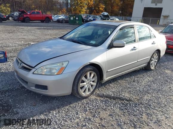 2007 Honda Accord EX-L with VIN 1HGCM66547A059761, listed as a IAAI auction lot 43512888 with 207,476 mi miles and . Bid and sale history available at DreamBid. Image 2.