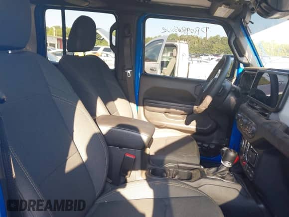 2024 Jeep Wrangler Willys z VIN 1C4RJXDN9RW120392, wystawiony jako IAAI lot #42993840 z przebiegiem 21 060 mil mil oraz . Historia ofert i sprzedaży dostępna na DreamBid. Obrazek 5.