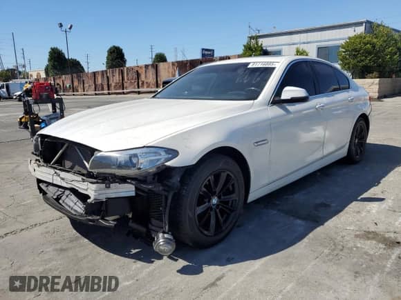 2015 BMW 5 Series 528i xDrive with VIN WBA5A7C52FD627302, listed as a Copart auction lot 81716085 with 101,095 mi miles and Salvage title. Bid and sale history available at DreamBid. Image 1.