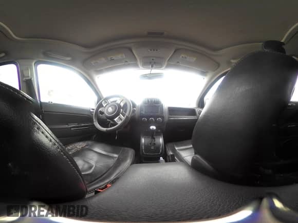 2012 Jeep Compass Limited z VIN 1C4NJCCB3CD511555, wystawiony jako IAAI lot #41752339 z przebiegiem 128 435 mil mil oraz . Historia ofert i sprzedaży dostępna na DreamBid. Obrazek 19.