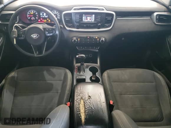 2016 Kia Sorento L with VIN 5XYPG4A30GG156795, listed as a Copart auction lot 84926125 with 139,466 mi miles and Salvage title. Bid and sale history available at DreamBid. Image 8.