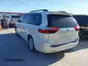 2017 Toyota Sienna XLE z VIN 5TDYZ3DC5HS802812, wystawiony jako IAAI lot #43519483 z przebiegiem Nie podano mil oraz . Historia ofert i sprzedaży dostępna na DreamBid. Obrazek 3.