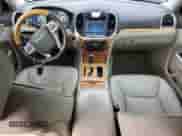 2014 Chrysler 300 C z VIN 2C3CCAET2EH144296, wystawiony jako Copart lot #81188555 z przebiegiem 192 894 mil mil oraz Czysty tytuł • Clean title. Historia ofert i sprzedaży dostępna na DreamBid. Obrazek 8.