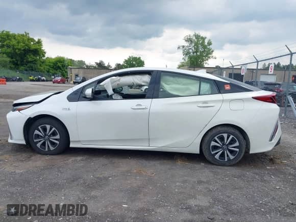 2018 Toyota Prius Plus z VIN JTDKARFP9J3098945, wystawiony jako IAAI lot #42471552 z przebiegiem 164 405 mil mil oraz . Historia ofert i sprzedaży dostępna na DreamBid. Obrazek 15.