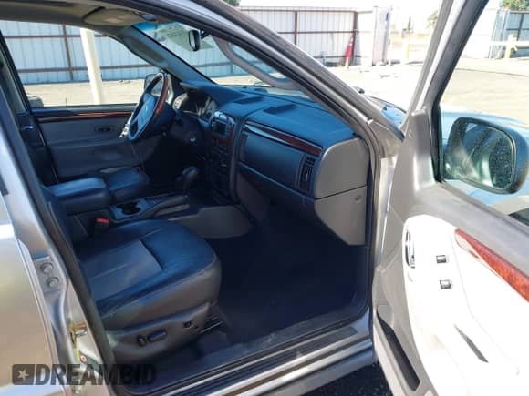 2004 Jeep Grand Cherokee Overland с VIN 1J8GW68J94C365142, выставлен на аукционе IAAI как лот 43343450 с пробегом 74 350 миль миль и . История ставок и продаж доступна на DreamBid. Изображение 5.