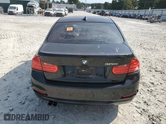 2015 BMW 3 Series 328i с VIN WBA3A5G57FNS89430, выставлен на аукционе Copart как лот 80330575 с пробегом Не указан миль и Списание • Salvage title. История ставок и продаж доступна на DreamBid. Изображение 6.