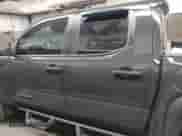 2024 Toyota Tacoma SR5 z VIN 3TMLB5JN7RM065128, wystawiony jako IAAI lot #42327526 z przebiegiem 8 385 mil mil oraz . Historia ofert i sprzedaży dostępna na DreamBid. Obrazek 14.