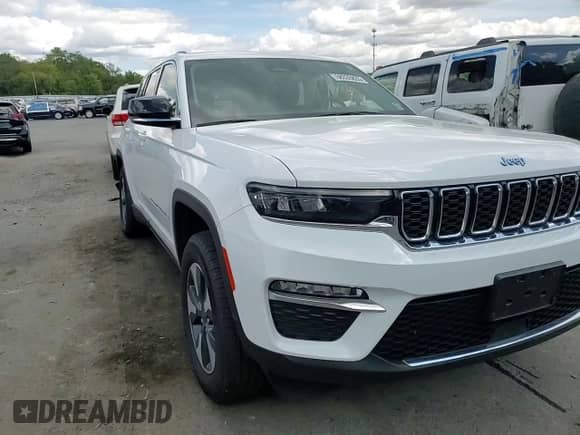 2023 Jeep Grand Cherokee with VIN 1C4RJYB63PC671854, listed as a Copart auction lot 68335835 with Not provided miles and Salvage title. Bid and sale history available at DreamBid. Image 15.