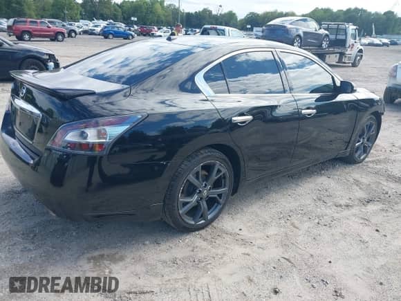 2014 Nissan Maxima S z VIN 1N4AA5AP5EC446974, wystawiony jako IAAI lot #42992248 z przebiegiem 146 715 mil mil oraz . Historia ofert i sprzedaży dostępna na DreamBid. Obrazek 4.