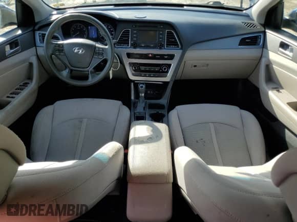 2015 Hyundai Sonata SE z VIN 5NPE24AF9FH174610, wystawiony jako Copart lot #84895285 z przebiegiem 178 868 mil mil oraz Czysty tytuł • Clean title. Historia ofert i sprzedaży dostępna na DreamBid. Obrazek 8.