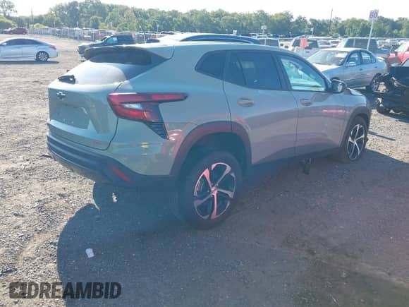 2024 Chevrolet Trax 1RS with VIN KL77LGE23RC106573, listed as a IAAI auction lot 43089288 with 8 mi miles and . Bid and sale history available at DreamBid. Image 4.