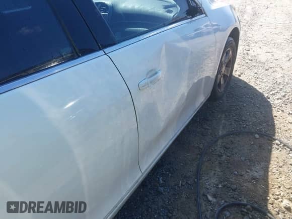 2015 Chevrolet Malibu LS z VIN 1G11B5SLXFF214219, wystawiony jako IAAI lot #43232730 z przebiegiem 236 229 mil mil oraz . Historia ofert i sprzedaży dostępna na DreamBid. Obrazek 6.