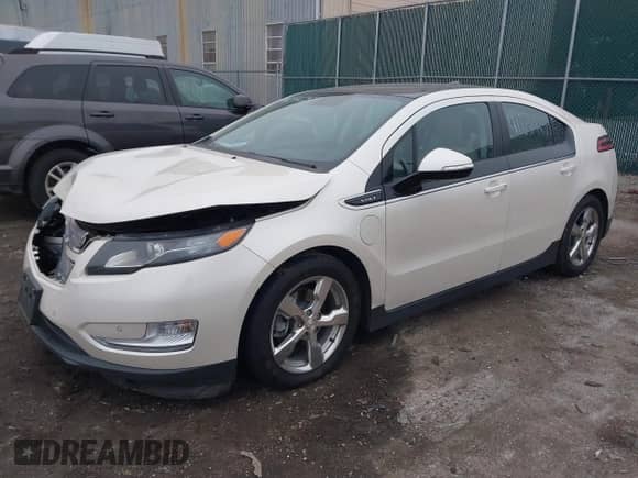 2011 Chevrolet Volt z VIN 1G1RD6E44BU102707, wystawiony jako IAAI lot #41094259 z przebiegiem 64 975 mil mil oraz . Historia ofert i sprzedaży dostępna na DreamBid. Obrazek 2.