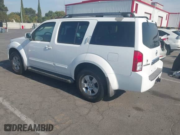 2005 Nissan Pathfinder LE with VIN 5N1AR18U65C740421, listed as a IAAI auction lot 42926167 with 274,838 mi miles and . Bid and sale history available at DreamBid. Image 3.