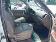 2001 Toyota Tundra Limited z VIN 5TBRT38161S219985, wystawiony jako IAAI lot #42886408 z przebiegiem 258 093 mil mil oraz . Historia ofert i sprzedaży dostępna na DreamBid. Obrazek 5.