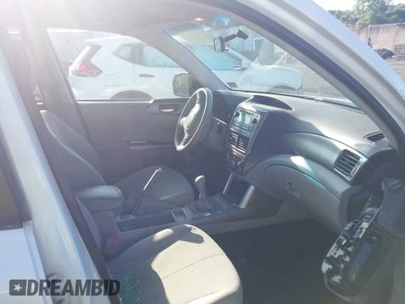 2011 Subaru Forester X Premium z VIN JF2SHADC1BG761496, wystawiony jako IAAI lot #42534776 z przebiegiem 176 885 mil mil oraz . Historia ofert i sprzedaży dostępna na DreamBid. Obrazek 5.