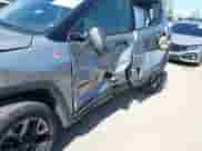 2018 Jeep Compass Trailhawk z VIN 3C4NJDDB9JT272864, wystawiony jako IAAI lot #42284940 z przebiegiem Nie podano mil oraz . Historia ofert i sprzedaży dostępna na DreamBid. Obrazek 6.