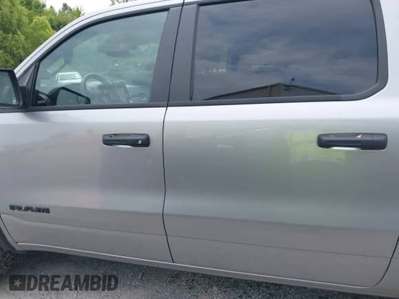 2025 Ram 1500 Rebel z VIN 1C6SRFLP3SN574597, wystawiony jako IAAI lot #42865040 z przebiegiem 35 346 mil mil oraz . Historia ofert i sprzedaży dostępna na DreamBid. Obrazek 14.