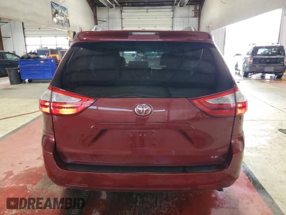 2015 Toyota Sienna LE with VIN 5TDKK3DC6FS560930, listed as a Copart auction lot 86257925 with 104,400 mi miles and Salvage title. Bid and sale history available at DreamBid. Image 6.