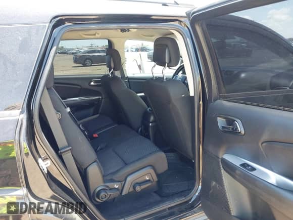 2016 Dodge Journey SE with VIN 3C4PDCAB0GT246709, listed as a IAAI auction lot 42945010 with 110,267 mi miles and . Bid and sale history available at DreamBid. Image 8.