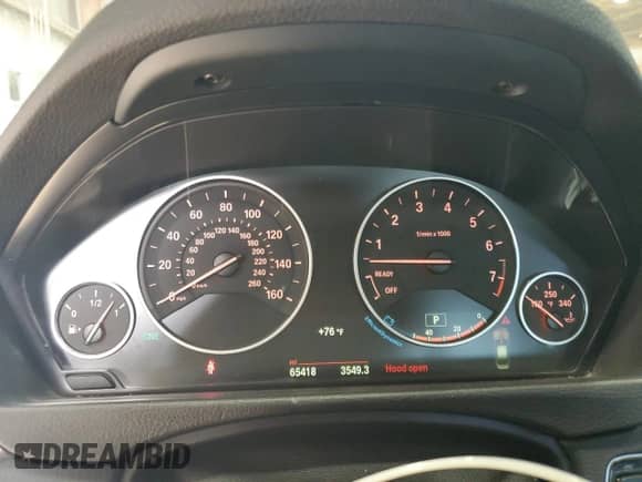 2015 BMW 3 Series 328i xDrive z VIN WBA3B5C56FF962818, wystawiony jako Copart lot #81593555 z przebiegiem 65 418 mil mil oraz Szkoda całkowita • Salvage title. Historia ofert i sprzedaży dostępna na DreamBid. Obrazek 9.