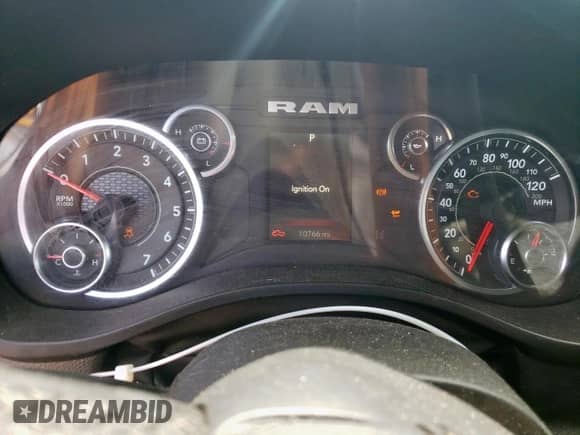 2025 Ram 1500 Big Horn z VIN 1C6RRFFG2SN536384, wystawiony jako Copart lot #62693835 z przebiegiem 10 766 mil mil oraz Szkoda całkowita • Salvage title. Historia ofert i sprzedaży dostępna na DreamBid. Obrazek 9.