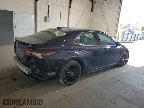 2021 Toyota Camry Hybrid XSE with VIN 4T1K31AK7MU554815, listed as a Copart auction lot 70532715 with 37,021 mi miles and Salvage title. Bid and sale history available at DreamBid. Image 3.