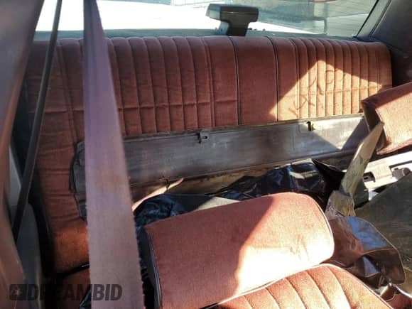 1988 Chevrolet Monte Carlo с VIN 1G1GZ11G7JP117100, выставлен на аукционе Copart как лот 82940403 с пробегом 44 705 миль миль и На запчасти • Non repairable. История ставок и продаж доступна на DreamBid. Изображение 10.