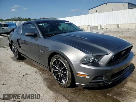 2013 Ford Mustang GT Premium z VIN 1ZVBP8CF4D5268350, wystawiony jako Copart lot #83868615 z przebiegiem 108 706 mil mil oraz Szkoda całkowita • Salvage title. Historia ofert i sprzedaży dostępna na DreamBid. Obrazek 13.