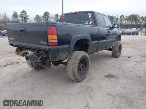 2004 GMC Sierra 1500 SLE with VIN 2GTEK19T341361056, listed as a IAAI auction lot 41499207 with 227,698 mi miles and . Bid and sale history available at DreamBid. Image 4.