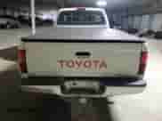 1997 Toyota Tacoma z VIN 4TAWN72N0VZ221965, wystawiony jako Copart lot #54206905 z przebiegiem 105 137 mil mil oraz Szkoda całkowita • Salvage title. Historia ofert i sprzedaży dostępna na DreamBid. Obrazek 6.