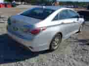 2011 Hyundai Sonata Hybrid z VIN KMHEC4A47BA004772, wystawiony jako IAAI lot #43403396 z przebiegiem 147 605 mil mil oraz . Historia ofert i sprzedaży dostępna na DreamBid. Obrazek 4.