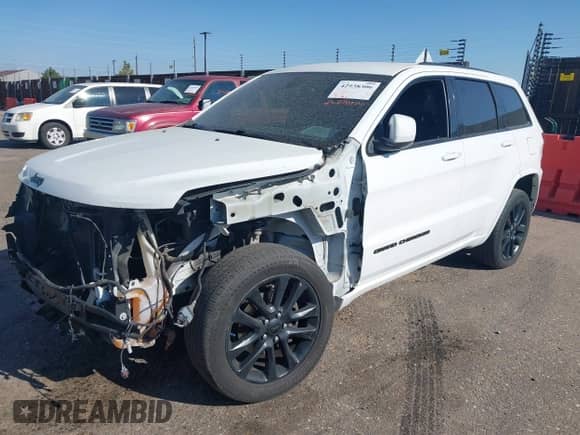 2018 Jeep Grand Cherokee Altitude z VIN 1C4RJFAG1JC173206, wystawiony jako IAAI lot #42938306 z przebiegiem 182 866 mil mil oraz . Historia ofert i sprzedaży dostępna na DreamBid. Obrazek 18.