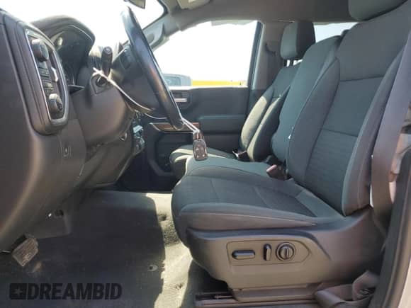 2020 Chevrolet Silverado 1500 LT z VIN 3GCPYDEKXLG310620, wystawiony jako Copart lot #53362245 z przebiegiem 135 535 mil mil oraz Szkoda całkowita • Salvage title. Historia ofert i sprzedaży dostępna na DreamBid. Obrazek 7.