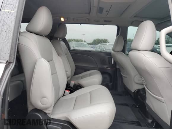 2016 Toyota Sienna Limited Premium with VIN 5TDDK3DC7GS141401, listed as a Copart auction lot 87085125 with 136,448 mi miles and Salvage title. Bid and sale history available at DreamBid. Image 11.